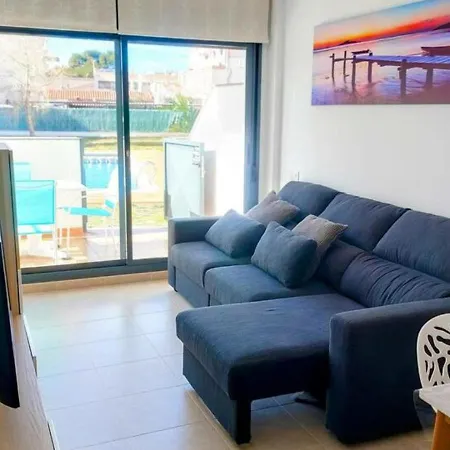 Planta Baja Con Piscina Y Parking En Miami Playa, Cerca Del Mar - Es-9-155 *