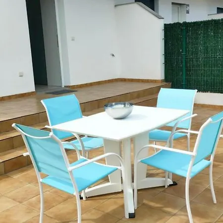 Planta Baja Con Piscina Y Parking En Miami Playa, Cerca Del Mar - Es-9-155 *