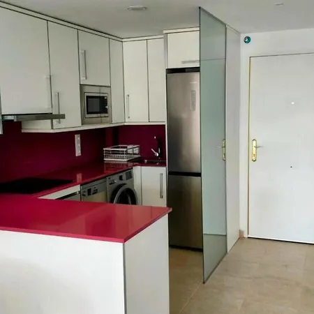 Planta Baja Con Piscina Y Parking En Miami Playa, Cerca Del Mar - Es-9-155